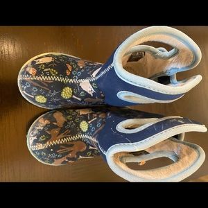 Bogs boots toddler size 8